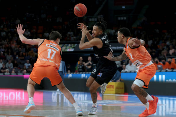 社交媒体上 社交媒体上