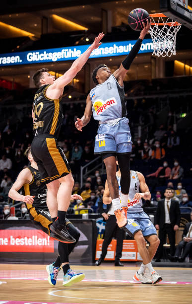 窥探足球世 窥探足球世