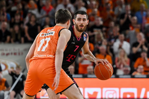 两队战成平 两队战成平