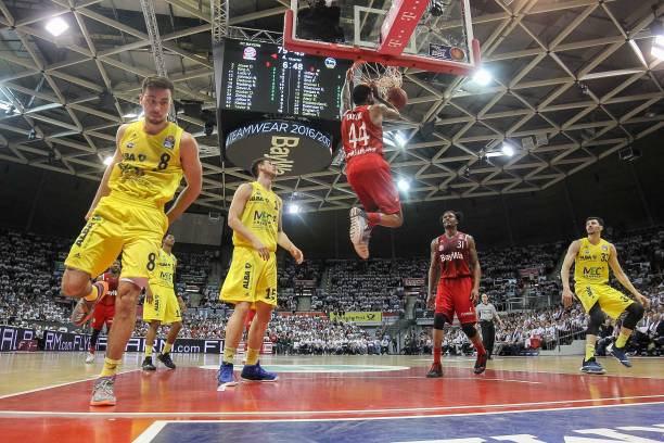 关键时刻挺 关键时刻挺